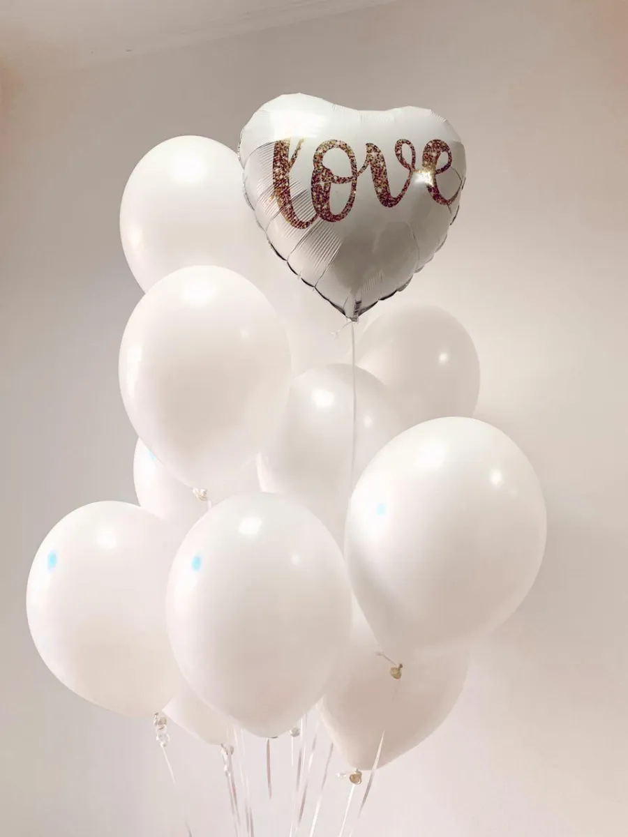 Білий фонтан із серцем Love