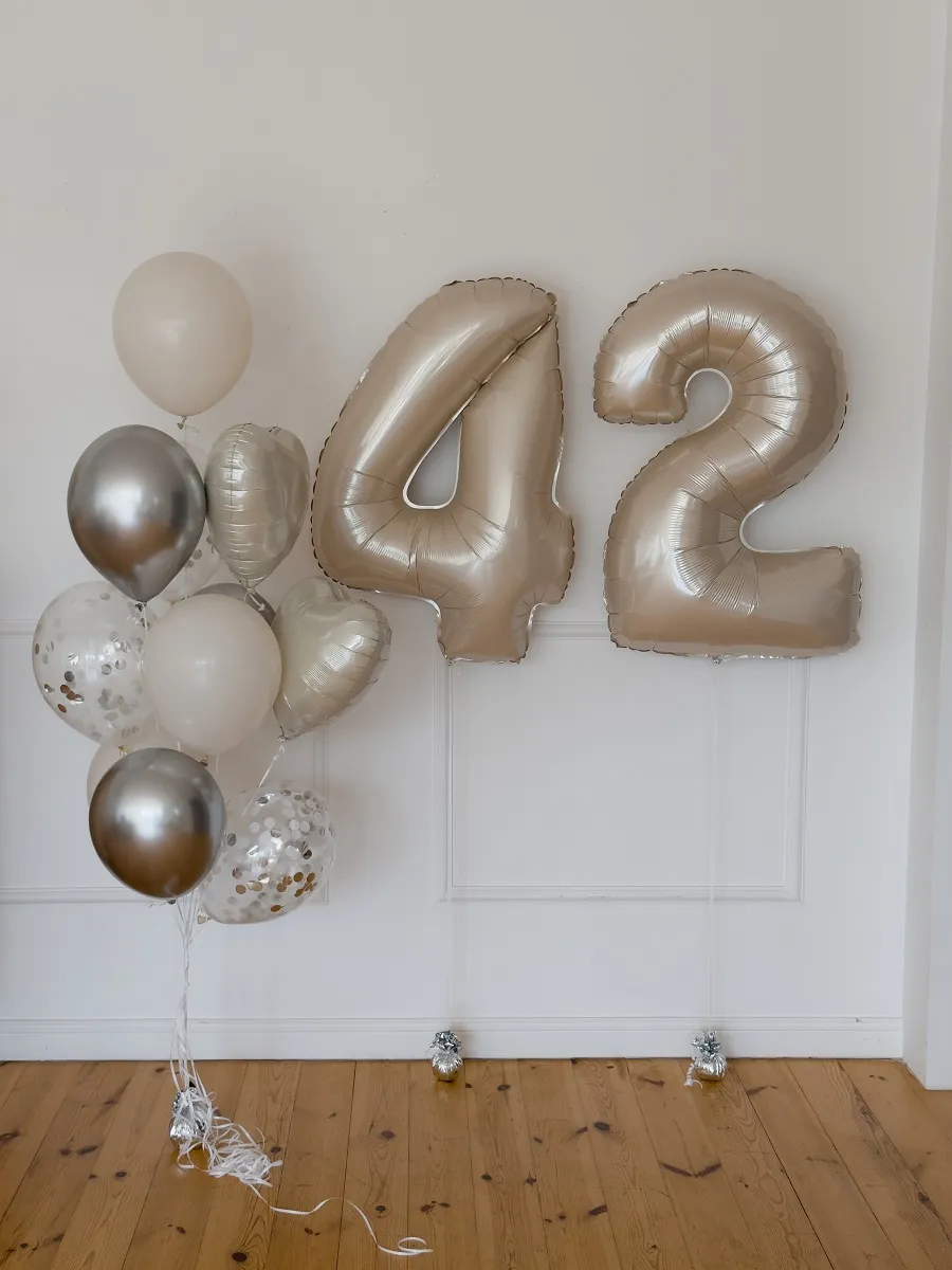 Молочні цифри 42 зі сріблом