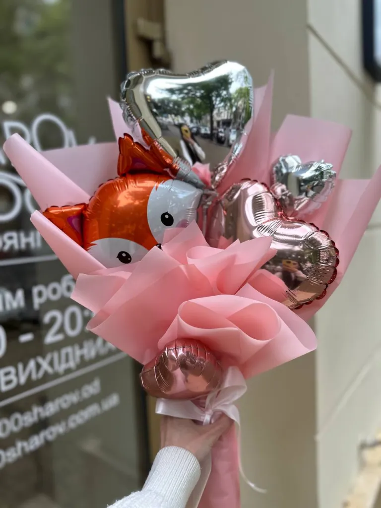 Розовый букет с лисичкой